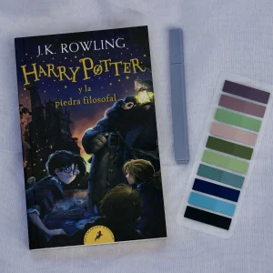 Harry Potter y la piedra filosofal (Paperback) – J.K. Rowling (Español e Inglés)