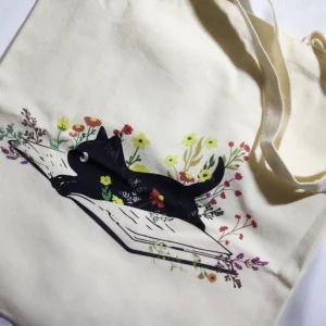 Tote bag - gato en cesped