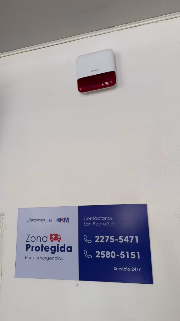 Sirena de alarma y señal de Zona Protegida para emergencias médicas en Assemblé Studio